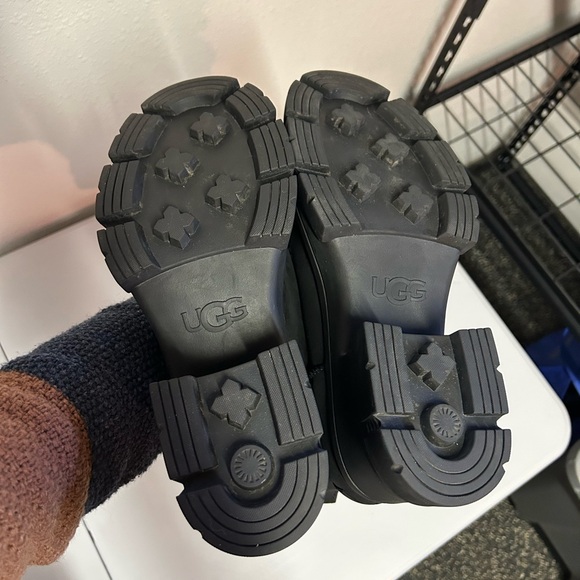 UGG Brooklyn Water Resistant Chelsea Boots - Picture 5 of 14